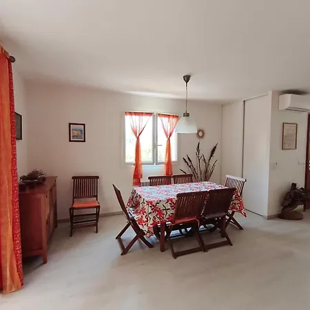 Holiday home L'arbousier *