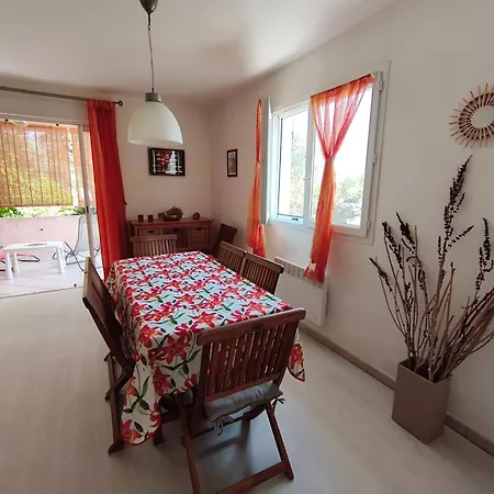 Holiday home L'arbousier *