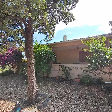 Holiday home L'arbousier
