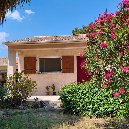 Holiday home L'arbousier